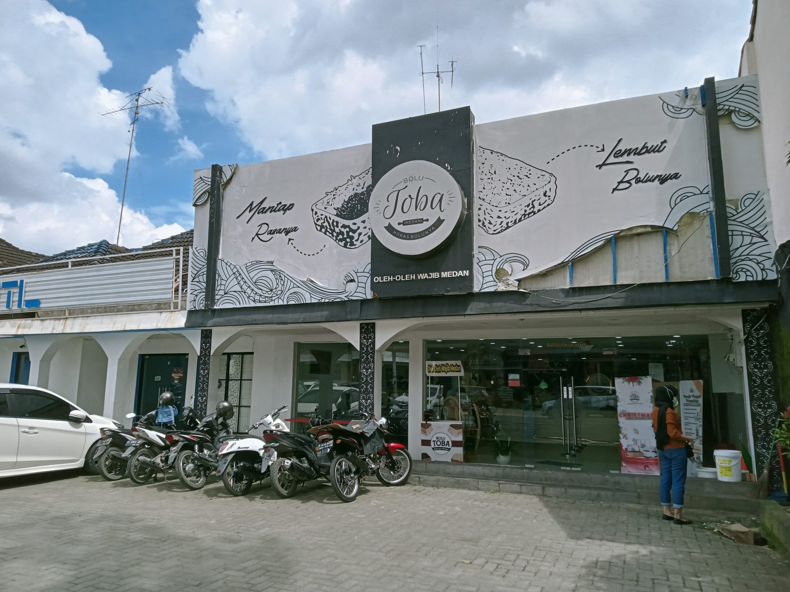 Oleh-oleh Wajib Medan? Ya Bolu Toba Medan