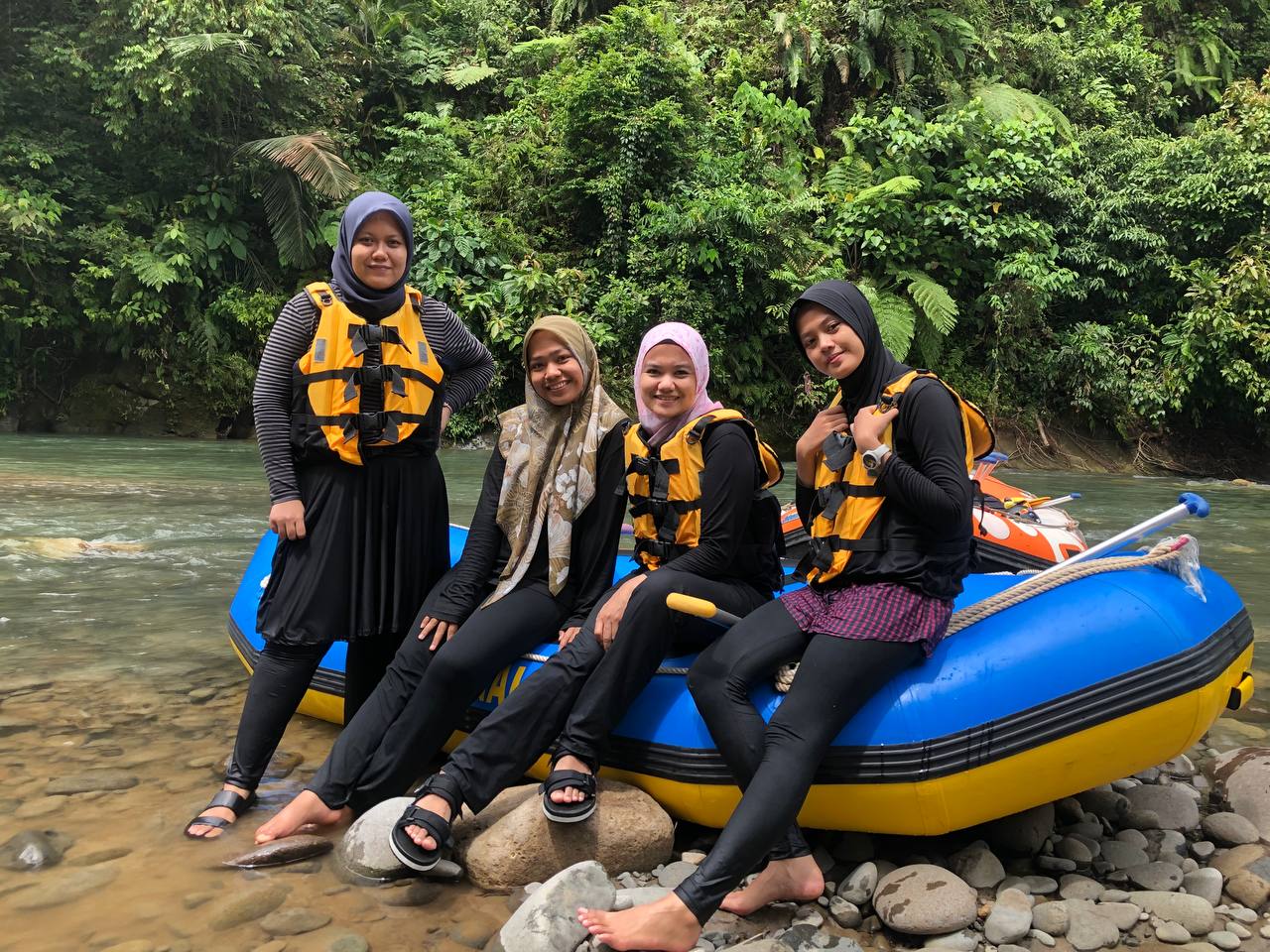 Arung Jeram Seru di Sungai Bah Bolon, Ada Green Canyon!