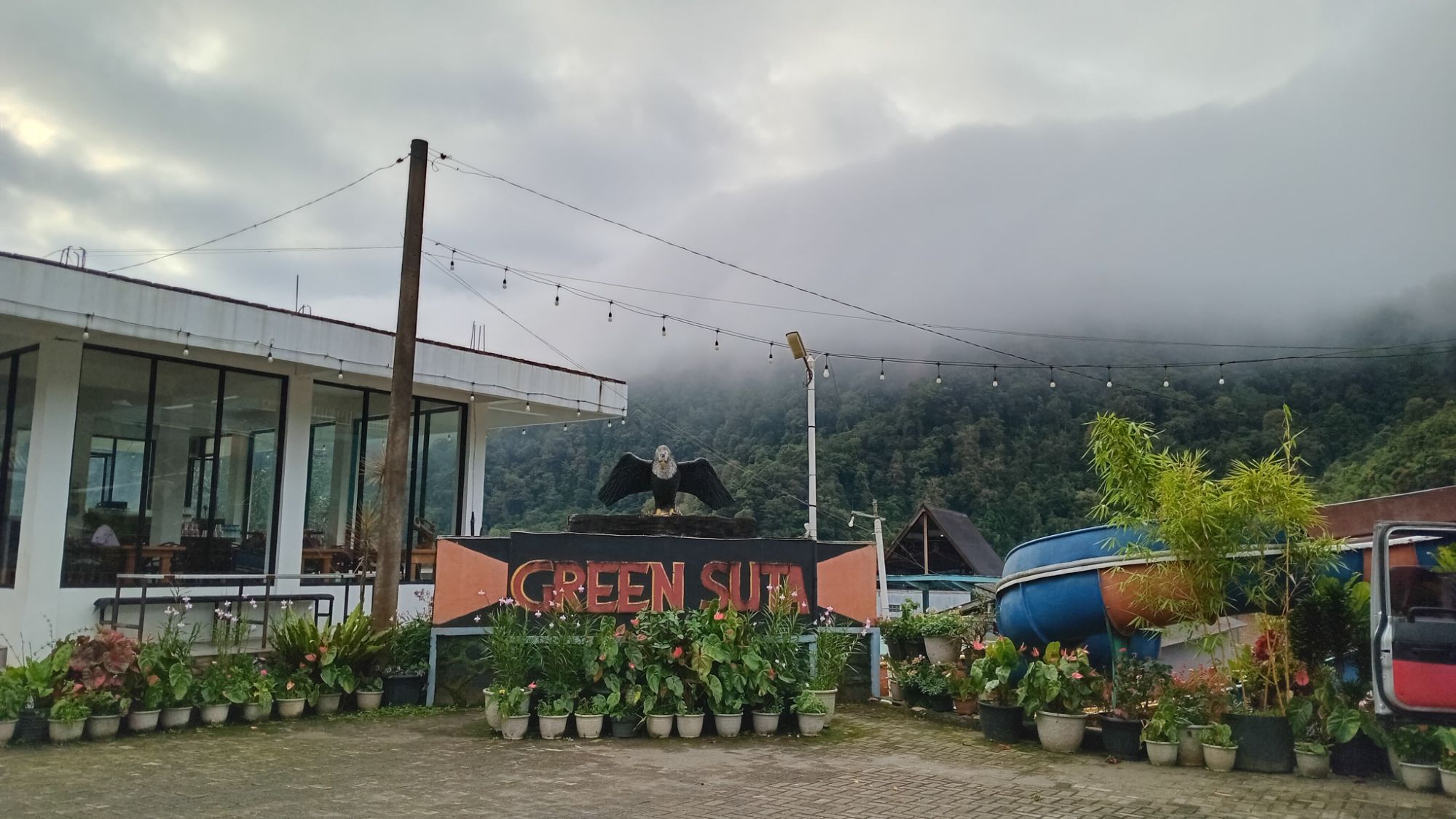 Kabur Aja Dulu Tengah Malam Berendam Air Belerang